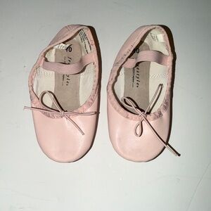 Freestyle pink Ballet Flats with Bow - kids size 10